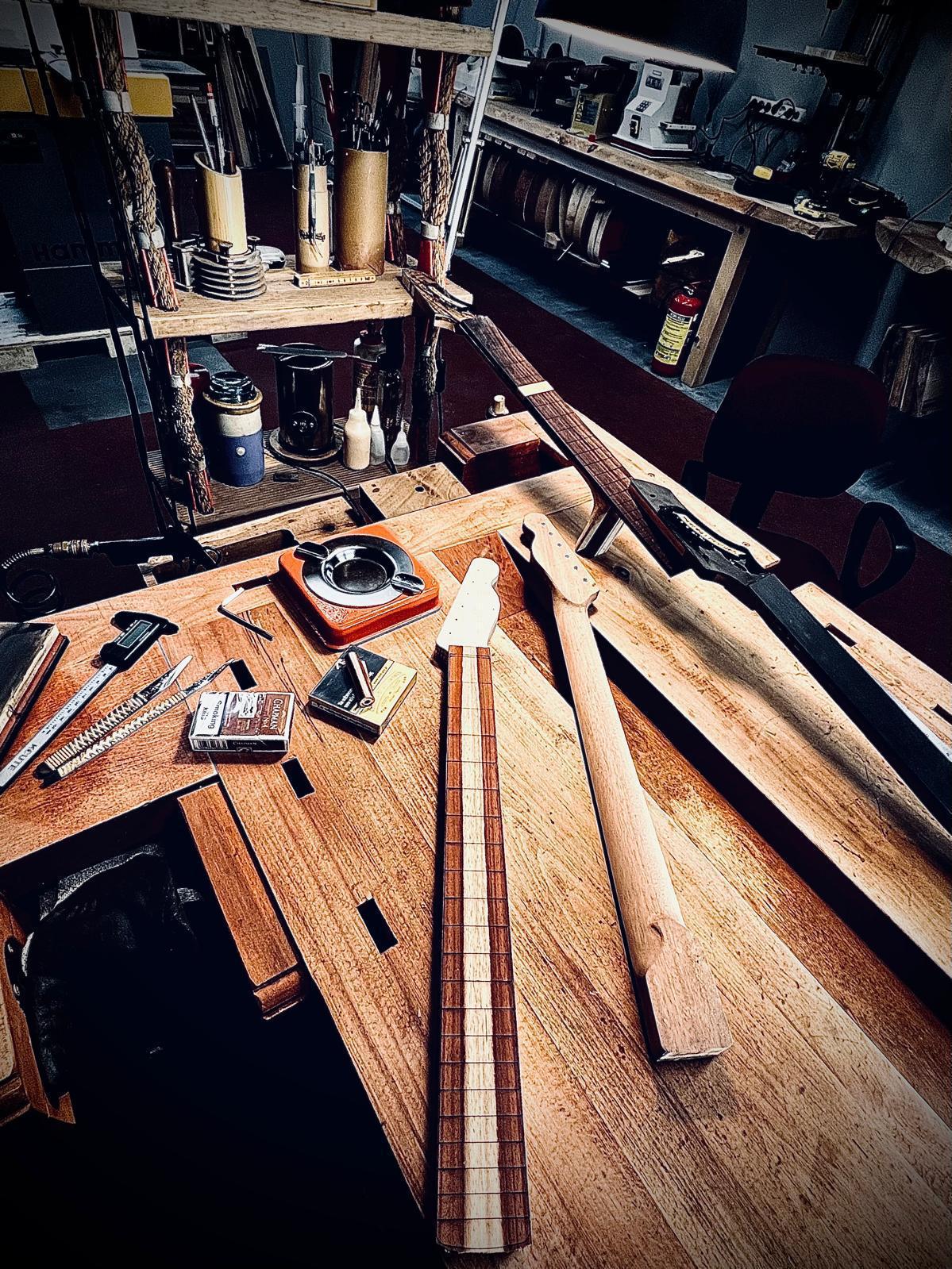 El Yapımı Gitarlar