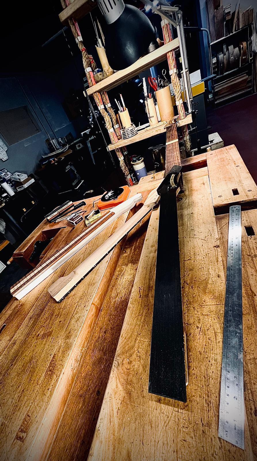 El Yapımı Gitarlar